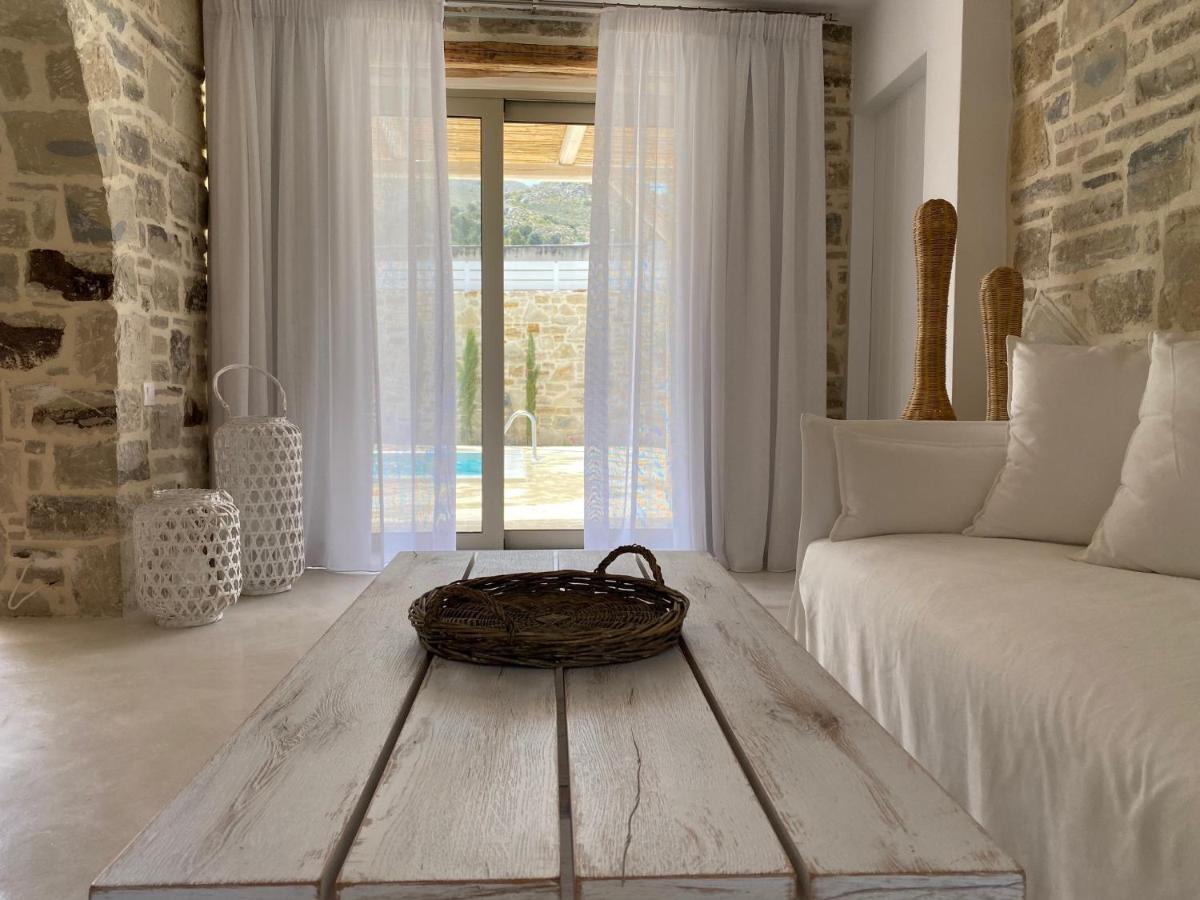 Laini Luxury Suites Pombia ภายนอก รูปภาพ
