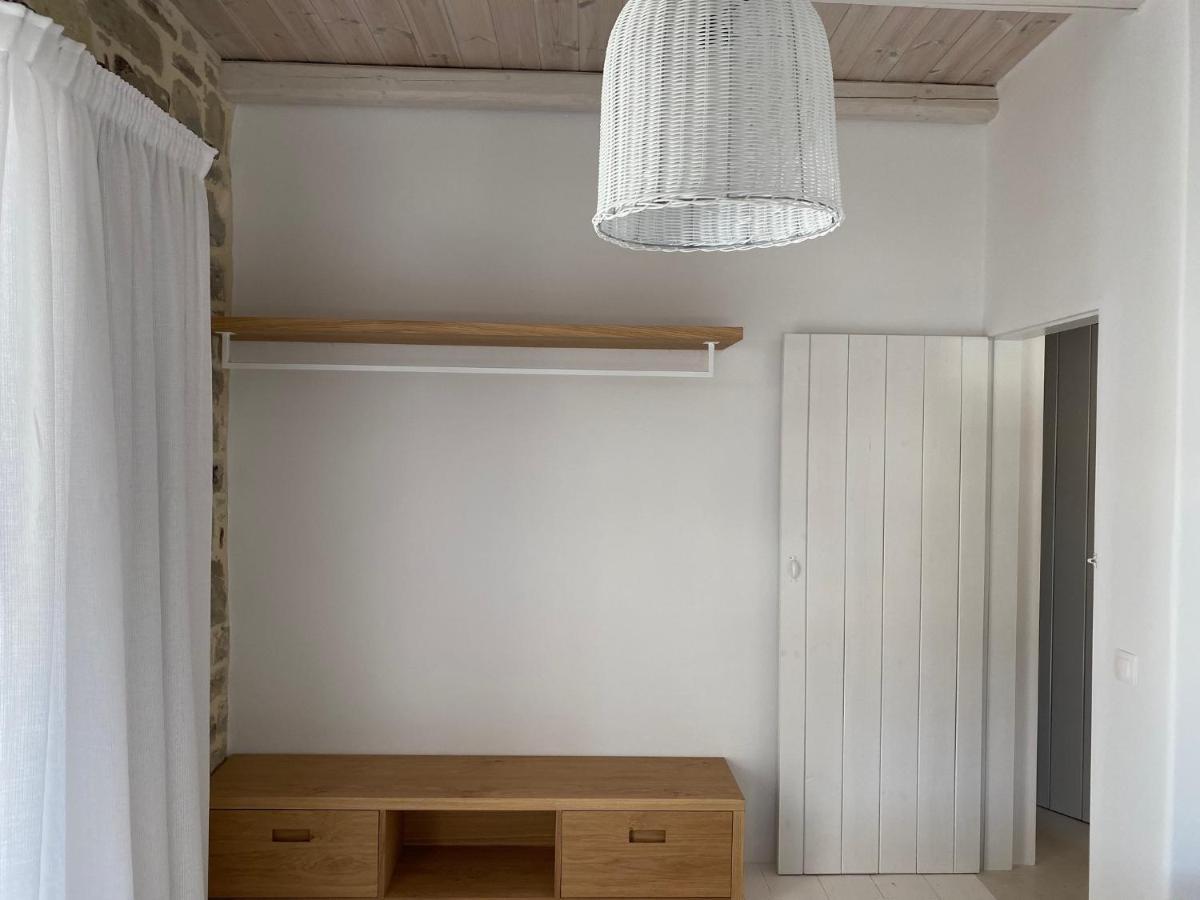 Laini Luxury Suites Pombia ภายนอก รูปภาพ